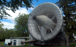 Illustration for article titled A Giant Cyber-Worm Tries to Hide in the Ottawa Foliage